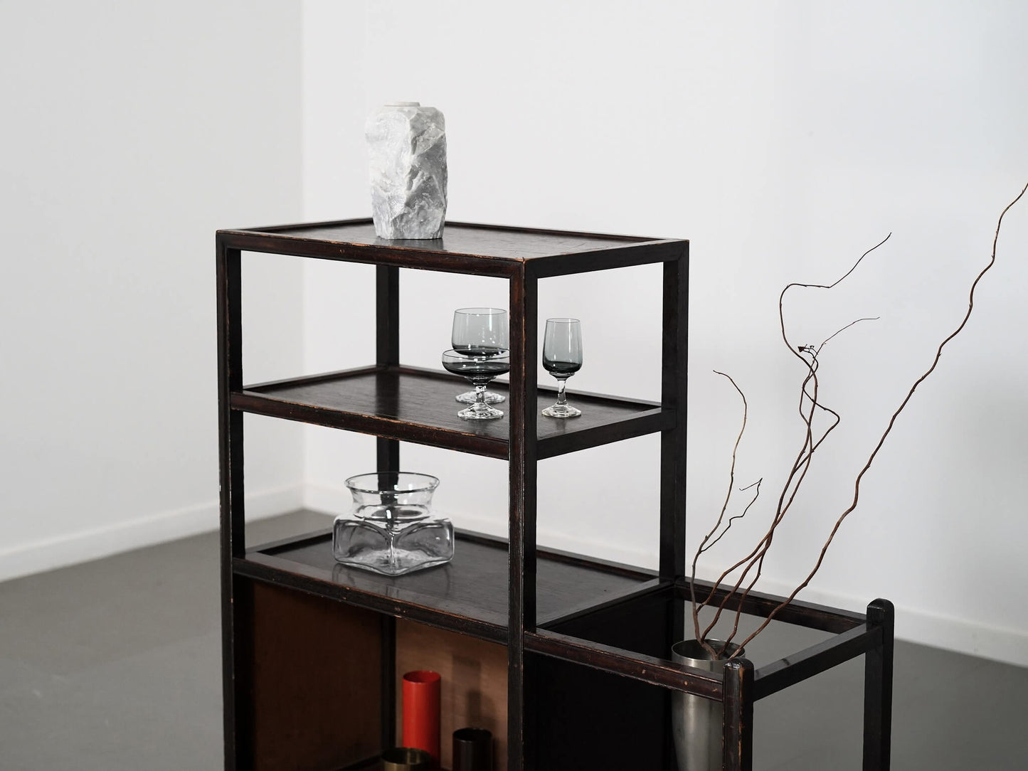 日本製の古い飾り棚・シェルフ