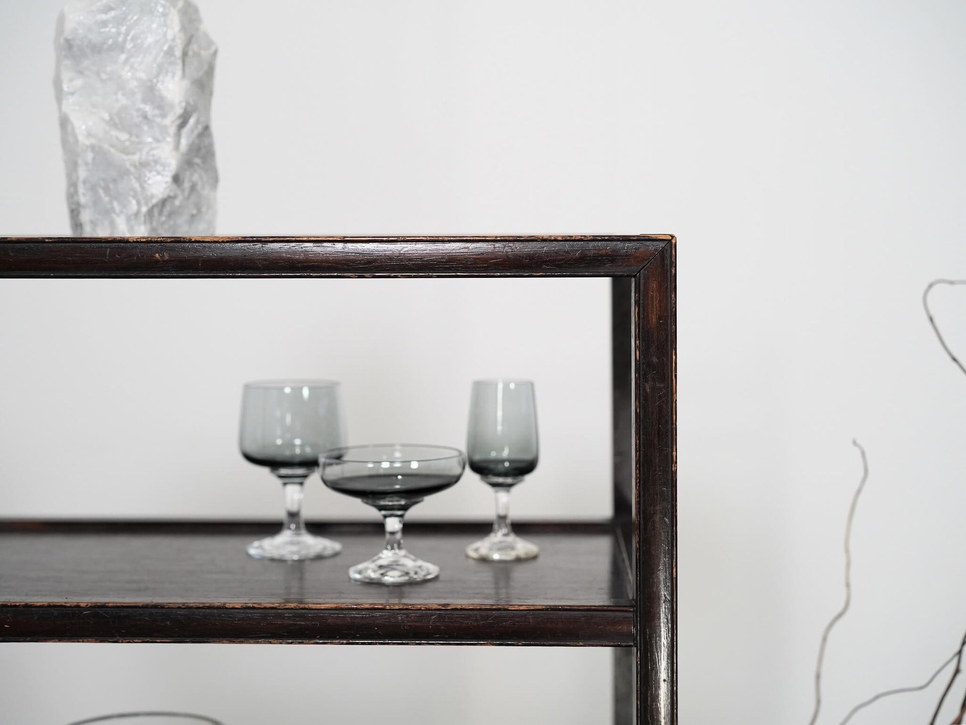 日本製の古い飾り棚・シェルフ