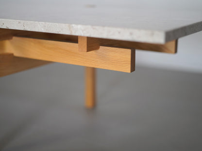 ノームアーキテクツがデザインしたカリモクケースのN-CT01・リビングテーブル・大理石