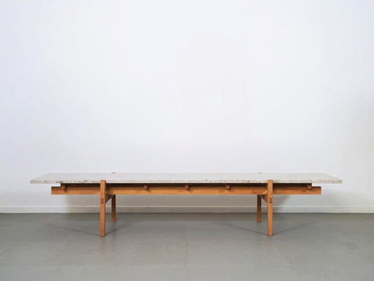 ノームアーキテクツがデザインしたカリモクケースのN-CT01・リビングテーブル・大理石