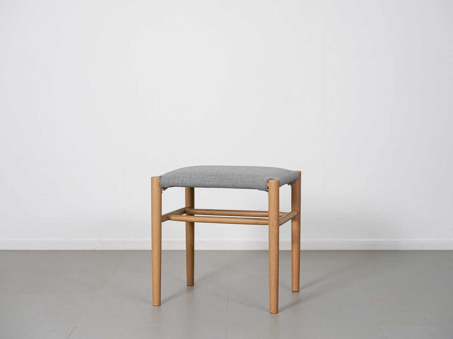 ジャスパー・モリソン ライトウッド スツール ロー オーク ファブリック マルニ木工 / Jasper Morrison Lightwood Stool Low MARUNI COLLECTION