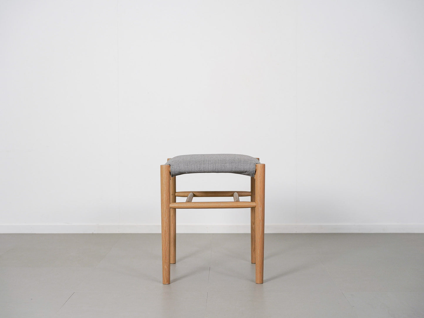 ジャスパー・モリソン ライトウッド スツール ロー オーク ファブリック マルニ木工 / Jasper Morrison Lightwood Stool Low MARUNI COLLECTION