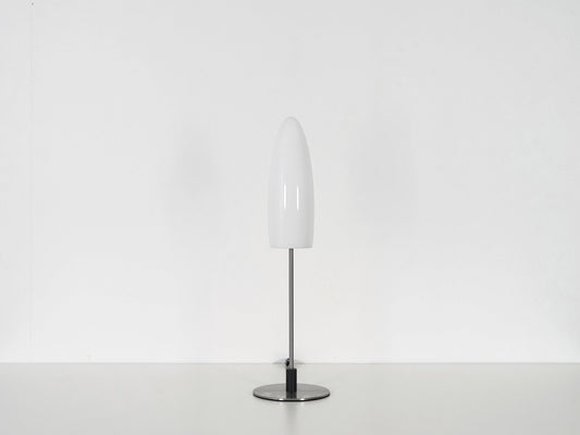 ヤマギワで取り扱いがあるドイツの照明ブランド、リンブルグのテーブルランプ