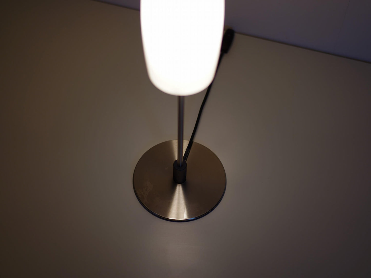 ヤマギワで取り扱いがあるドイツの照明ブランド、リンブルグのテーブルランプ