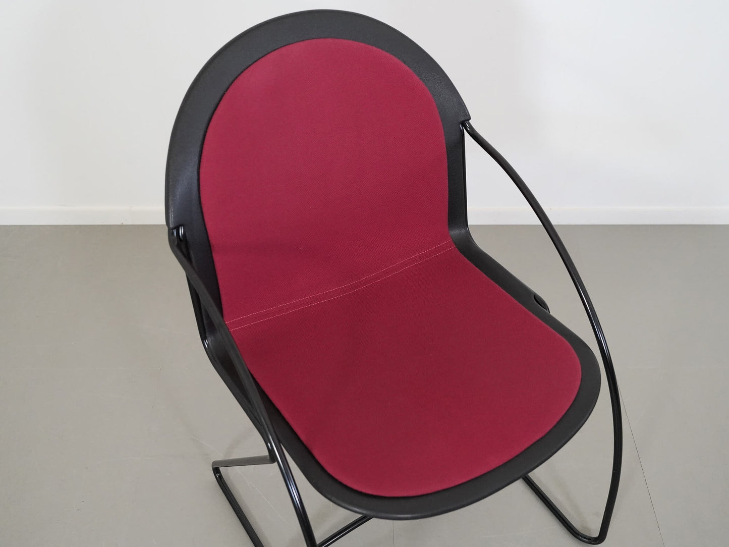 パレード スチールケース レッド ファブリック / Parade Steelcase 在庫4→3