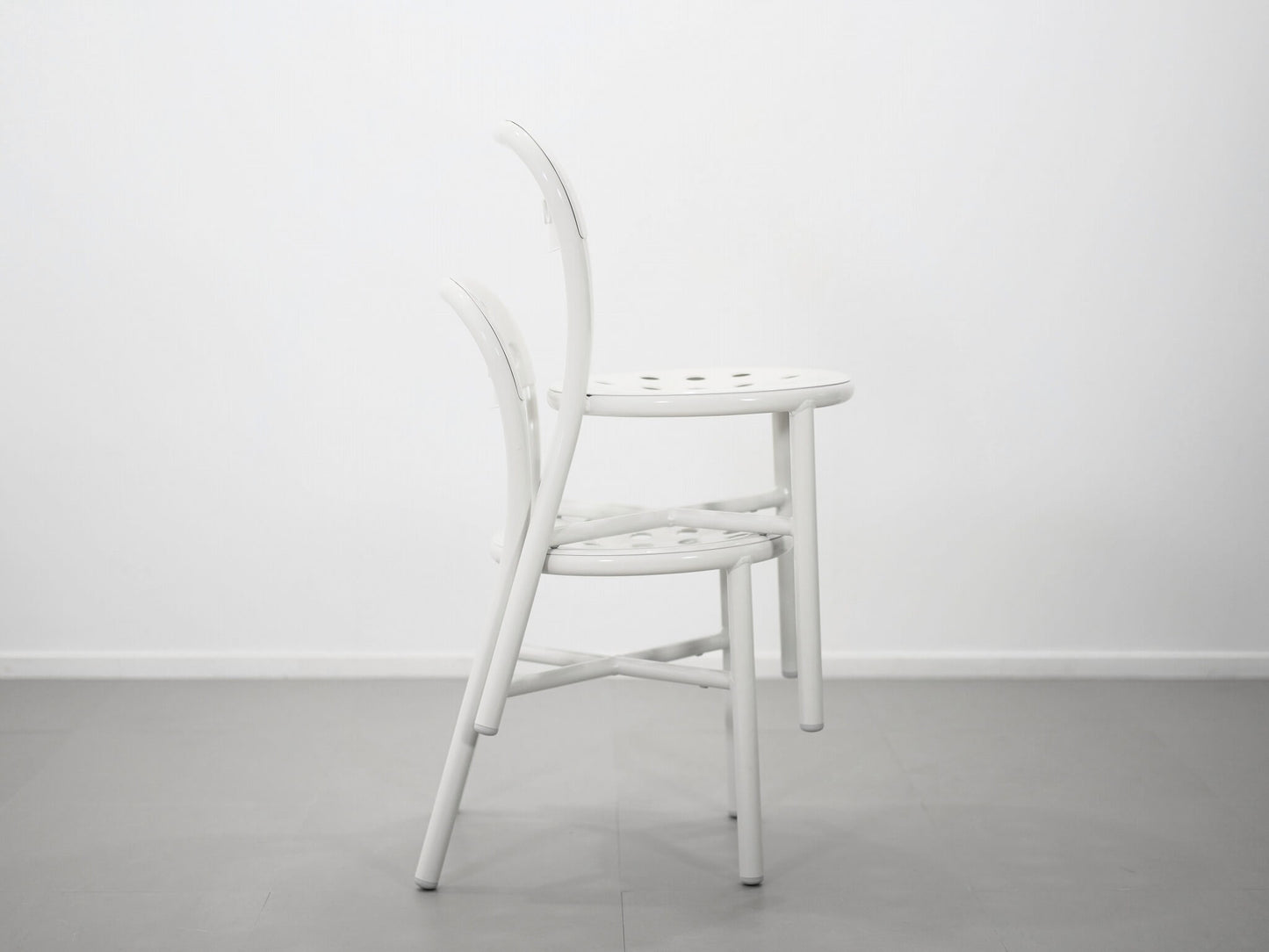 ジャスパーモリソンがデザインした中古・ユーズドのパイプチェア・スタッキング