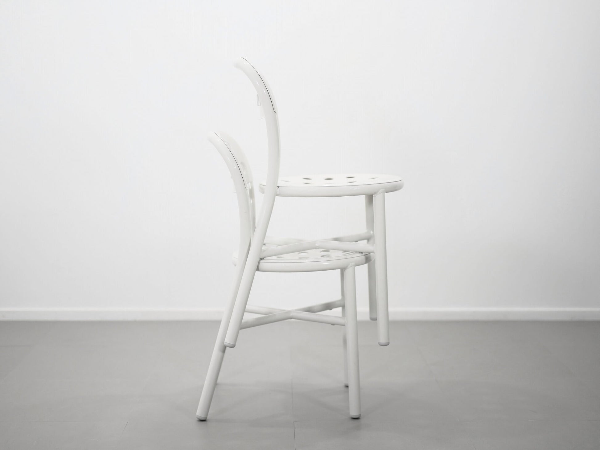 ジャスパーモリソンがデザインした中古・ユーズドのパイプチェア・スタッキング