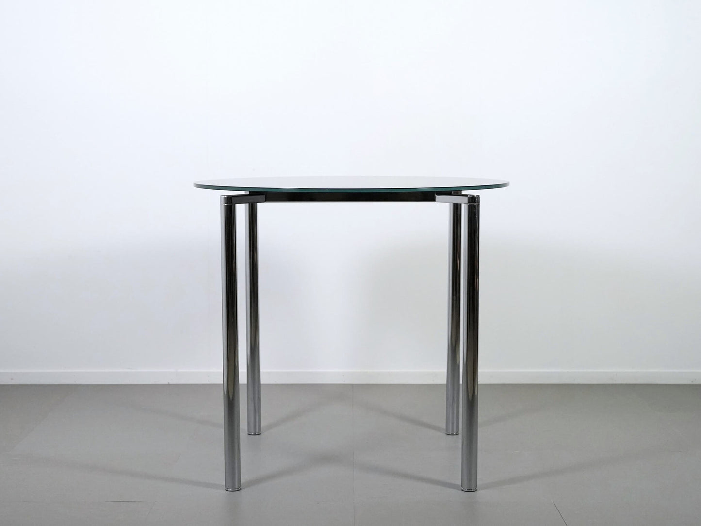 ペリカンデザインによるフリッツハンセンのプラーノテーブル・黒ガラス