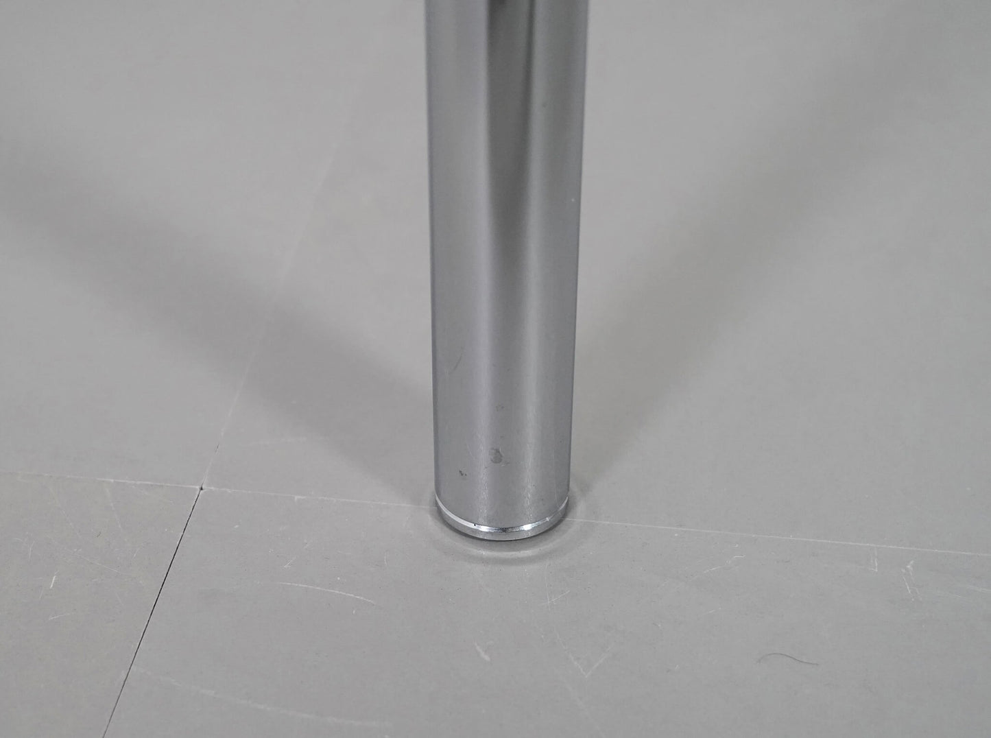 プラーノ 丸テーブル ブラック フリッツ・ハンセン ペリカンデザイン / PLANO Table Fritz Hansen Pelikan Design