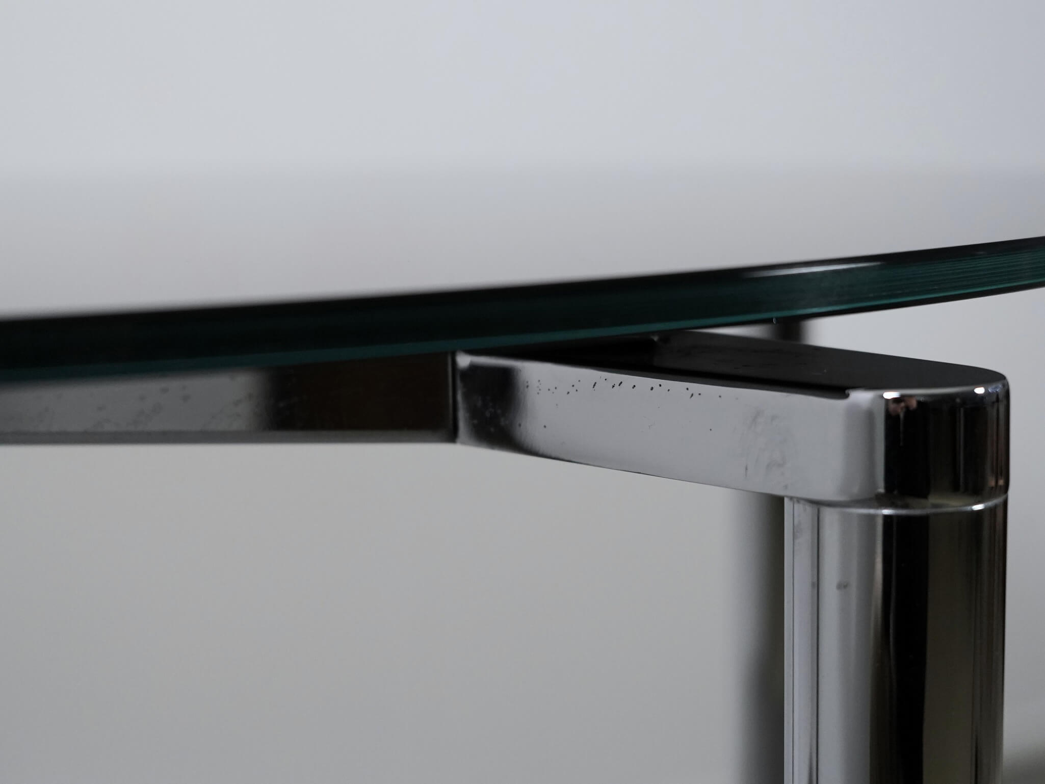 プラーノ 丸テーブル ブラック フリッツ・ハンセン ペリカンデザイン