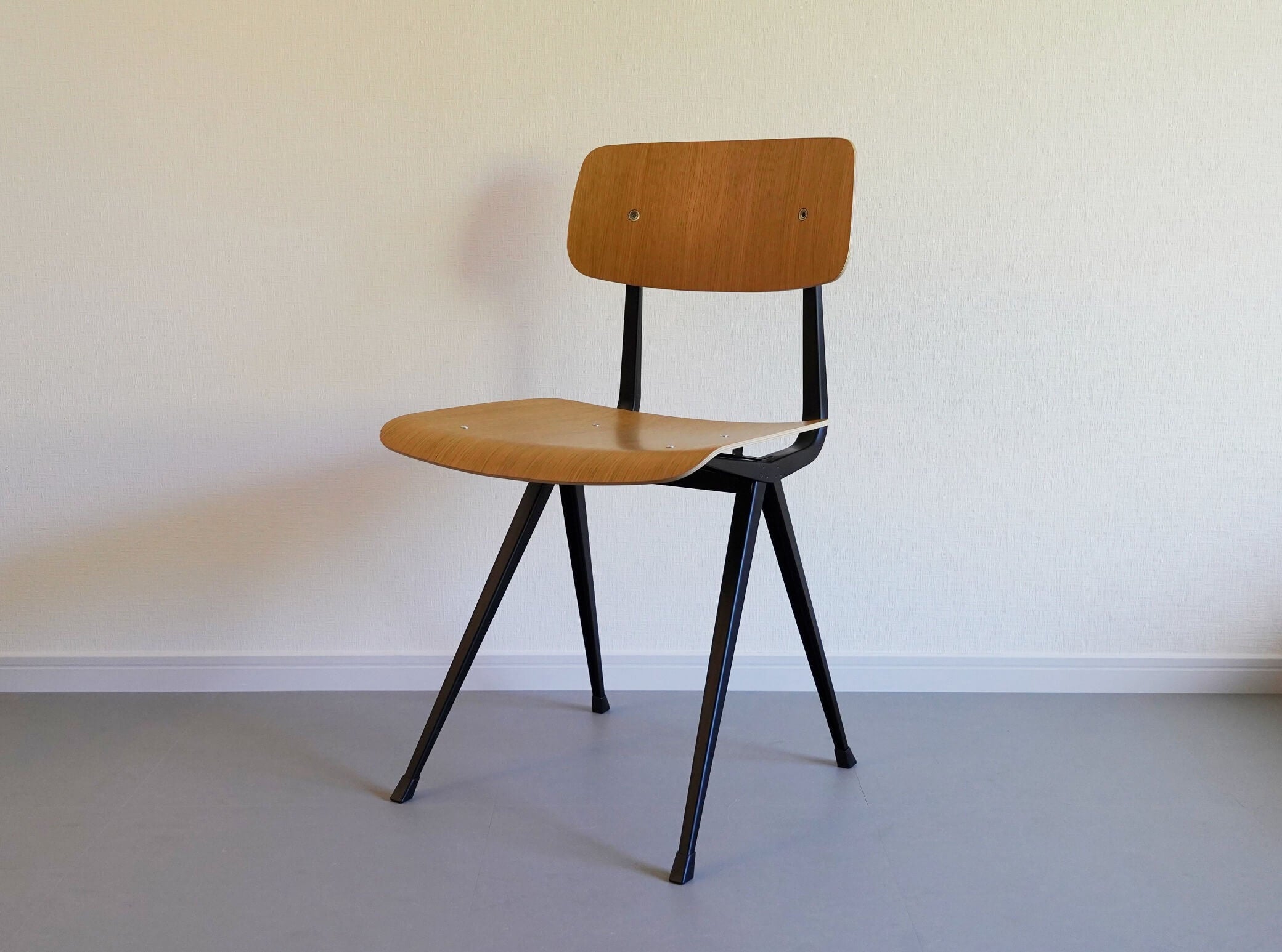 リザルトチェア ヘイ オーク×ブラック フリソ・クラマー ヴィム・リートフェルト 中古 ユーズド / Result Chair HAY Friso  Kramer Wim Rietveld – CAGUYA