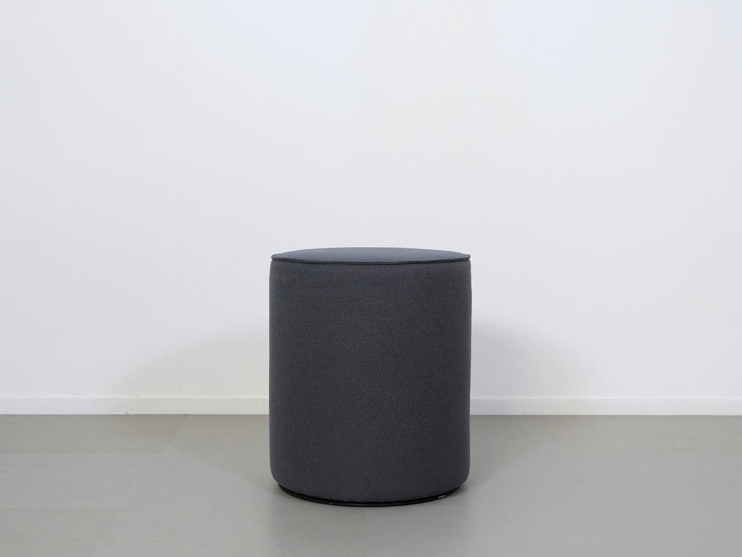 ノルのロックウェル・アンスクリプテッドスツール