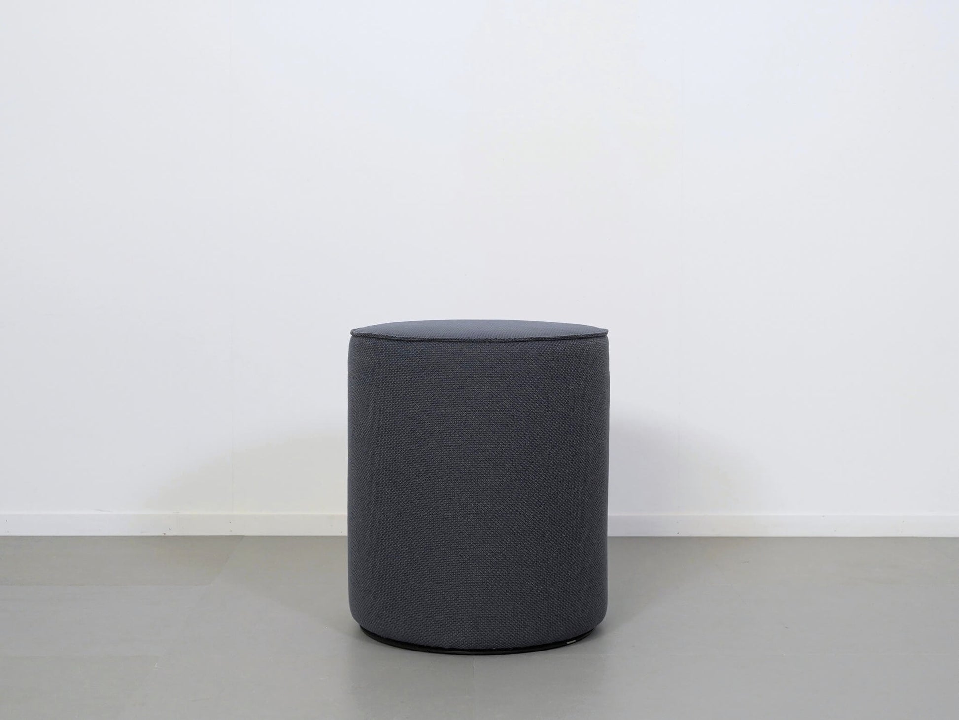 ノルのロックウェル・アンスクリプテッドスツール