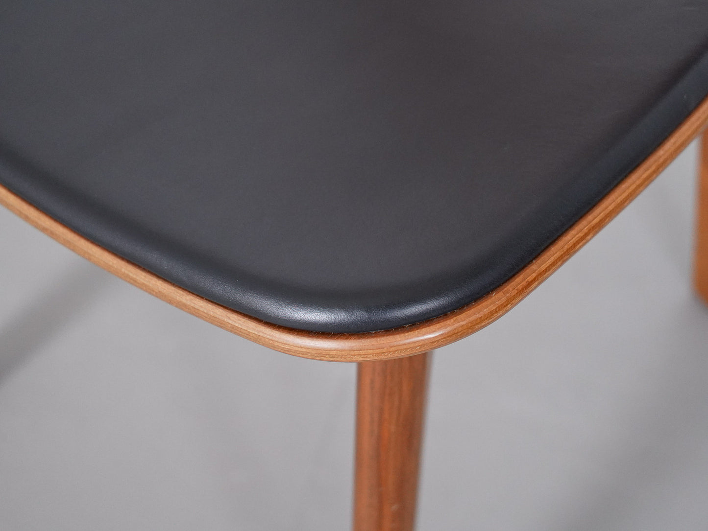 ラウンディッシュ チェア ウォールナット レザー マルニ木工 深澤直人 / Roundish Chair Maruni Collection Naoto Fukasawa