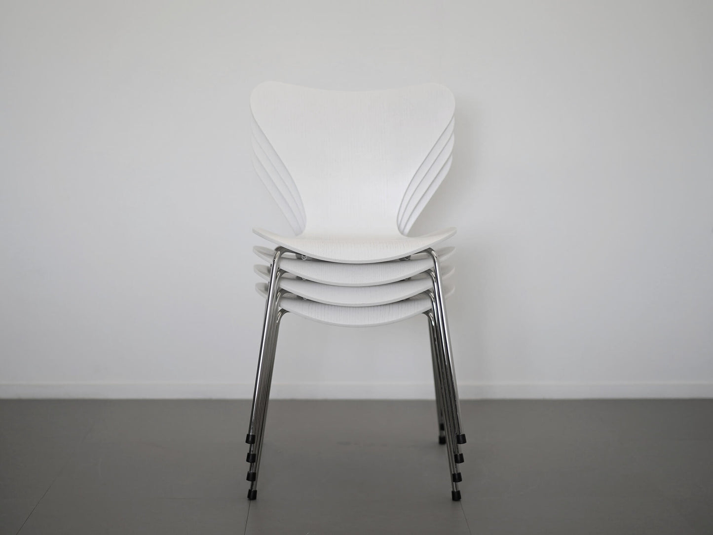 セブンチェア ホワイト カラードアッシュ フリッツ・ハンセン アルネ・ヤコブセン / Seven Chair White Fritz Hansen Arne Jacobsen 在庫4→3