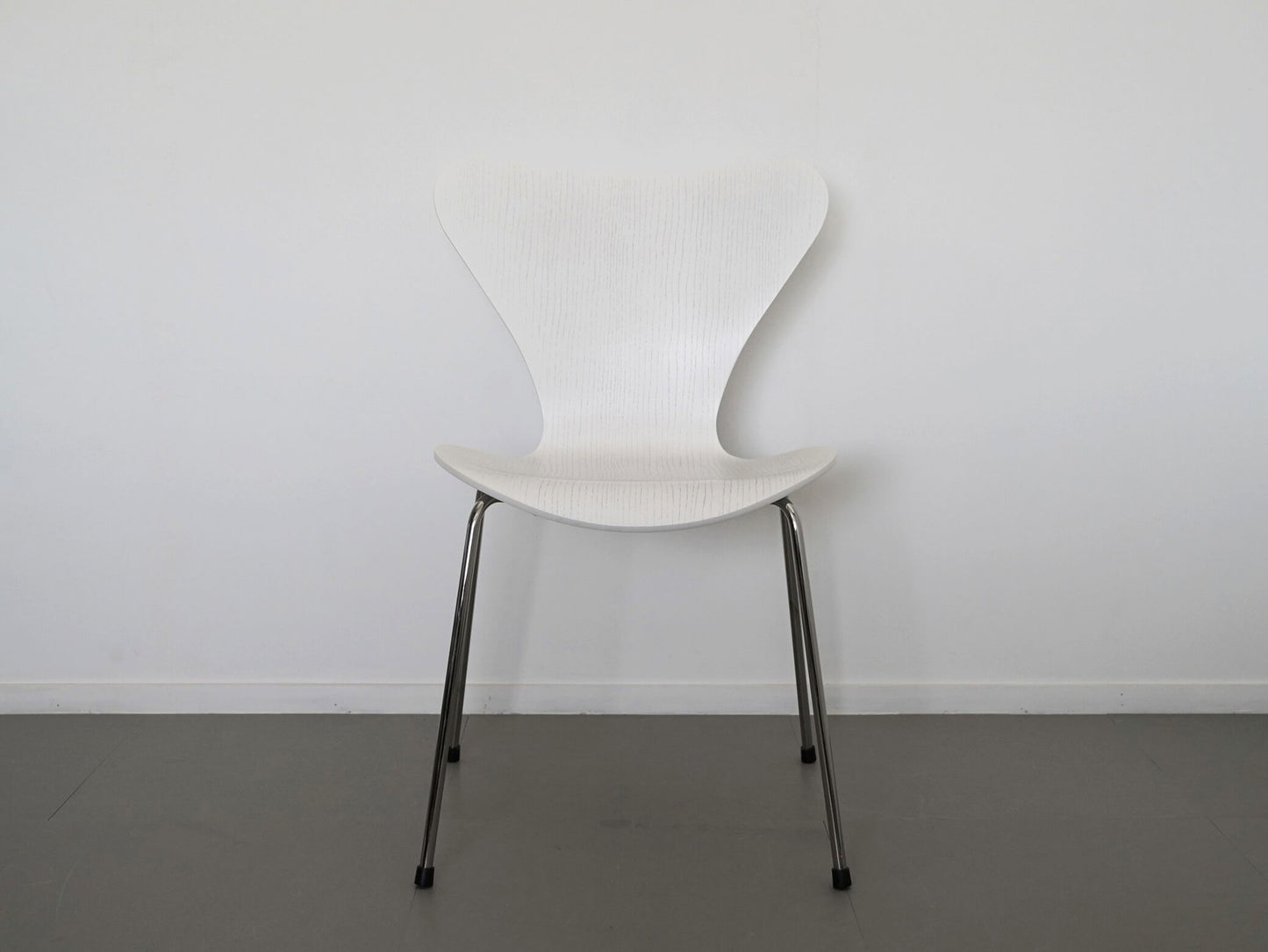 セブンチェア ホワイト カラードアッシュ フリッツ・ハンセン アルネ・ヤコブセン / Seven Chair White Fritz Hansen Arne Jacobsen 在庫4→3