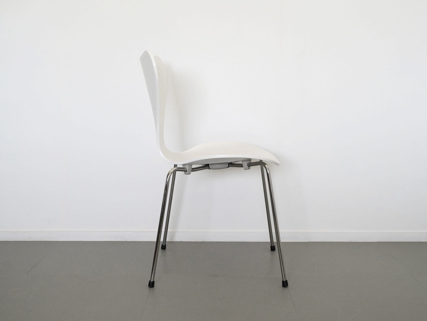 セブンチェア ホワイト カラードアッシュ フリッツ・ハンセン アルネ・ヤコブセン / Seven Chair White Fritz Hansen Arne Jacobsen 在庫4→3