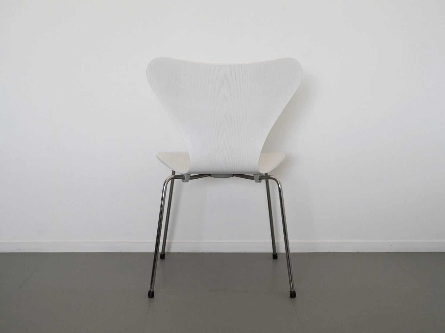 セブンチェア ホワイト カラードアッシュ フリッツ・ハンセン アルネ・ヤコブセン / Seven Chair White Fritz Hansen Arne Jacobsen 在庫4→3