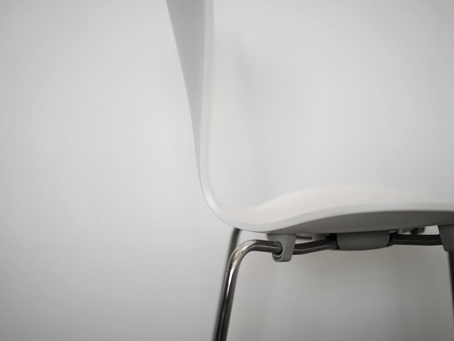 セブンチェア ホワイト カラードアッシュ フリッツ・ハンセン アルネ・ヤコブセン / Seven Chair White Fritz Hansen Arne Jacobsen 在庫4→3