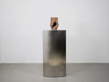 ステンレス・ヘアライン仕上げのディスプレイスタンド・カウンター・コンソール