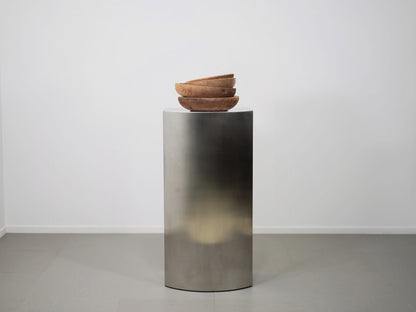 ステンレス・ヘアライン仕上げのディスプレイスタンド・コンソール