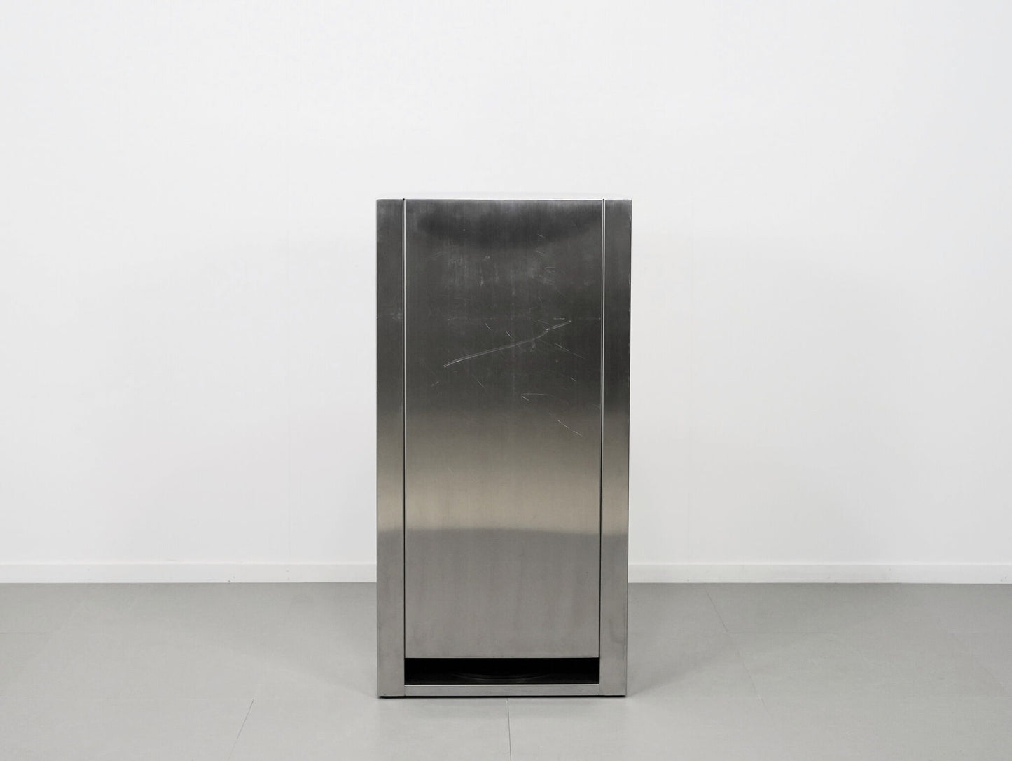 ステンレス ディスプレイスタンド カウンター コンソール ヘアライン / Stainless Steel Display Pedestal Counter Console