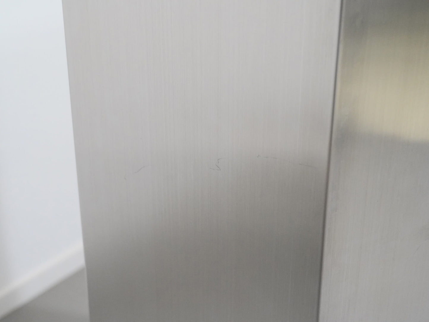 ステンレス ディスプレイスタンド カウンター コンソール ヘアライン / Stainless Steel Display Pedestal Counter Console