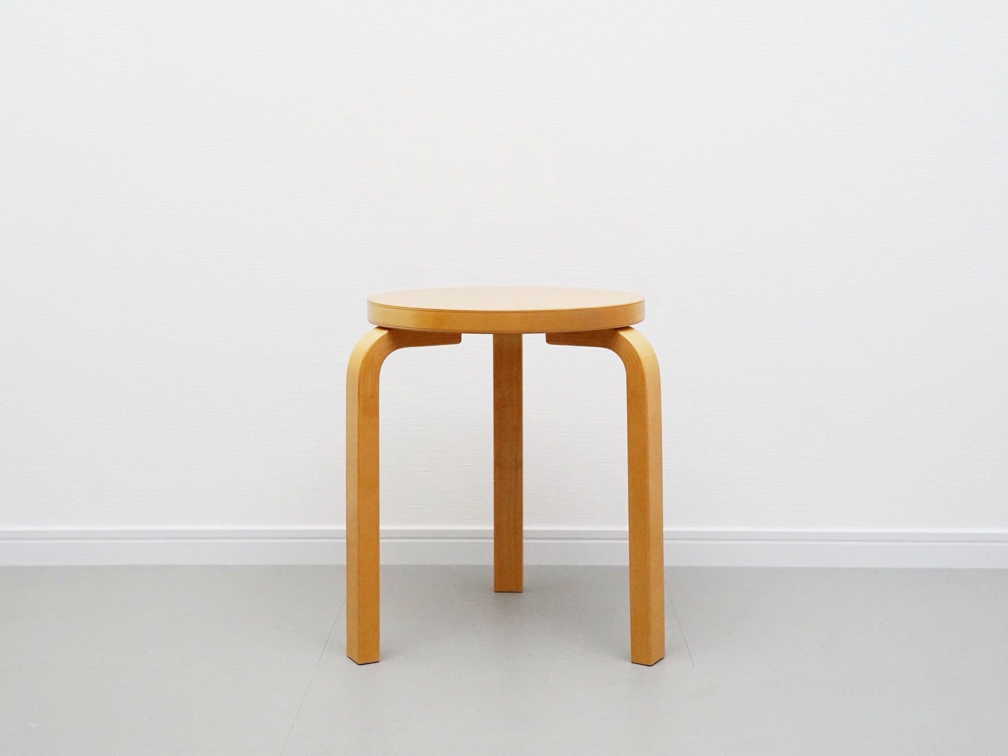 スツール60 バーチ ハニーステイン 3本脚 アルヴァ・アアルト アルテック 中古 / Stool60 Honey Alvar Aalto Artek  – CAGUYA