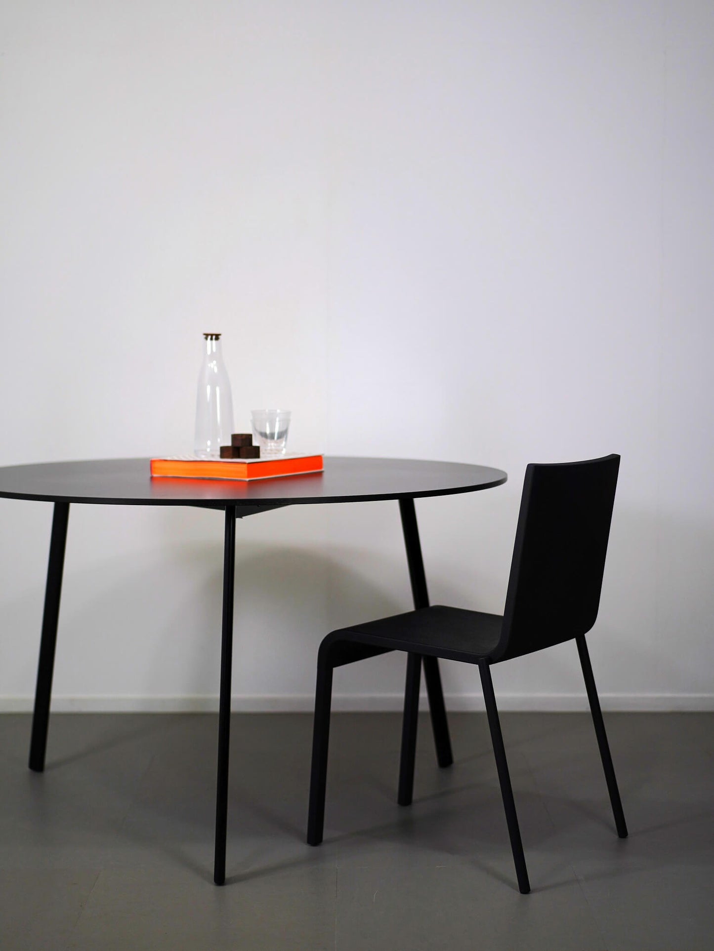 マジス ストライプド テーブル Φ120cm ブラック ロナン＆エルワン・ブルレック / MAGIS STRIPED Table Φ120 Black Ronan & Erwan Bouroullec