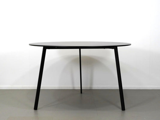 ロナン＆エルワン・ブルレックがデザインしたマジスのストライプド丸テーブルΦ120cmブラック