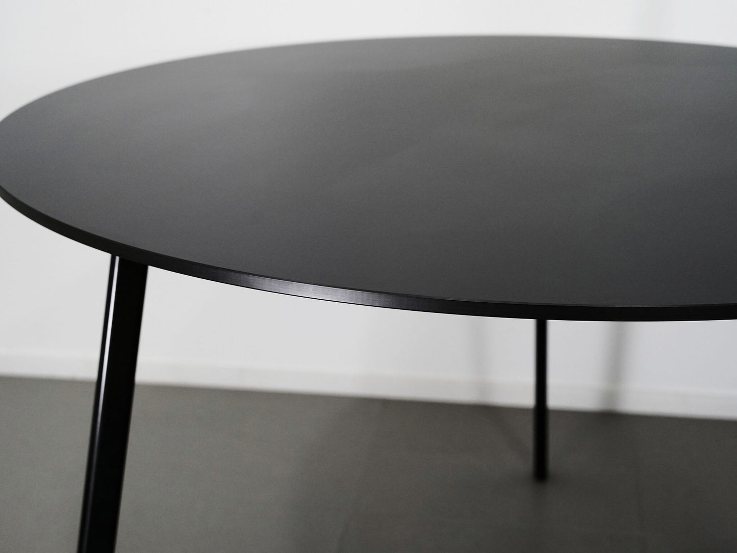 マジス ストライプド テーブル Φ120cm ブラック ロナン＆エルワン・ブルレック / MAGIS STRIPED Table Φ120 Black Ronan & Erwan Bouroullec
