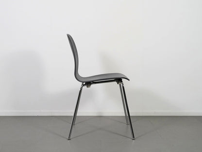 ジャスパーモリソンがデザインしたカッペリーニのテートチェア・スタッキング