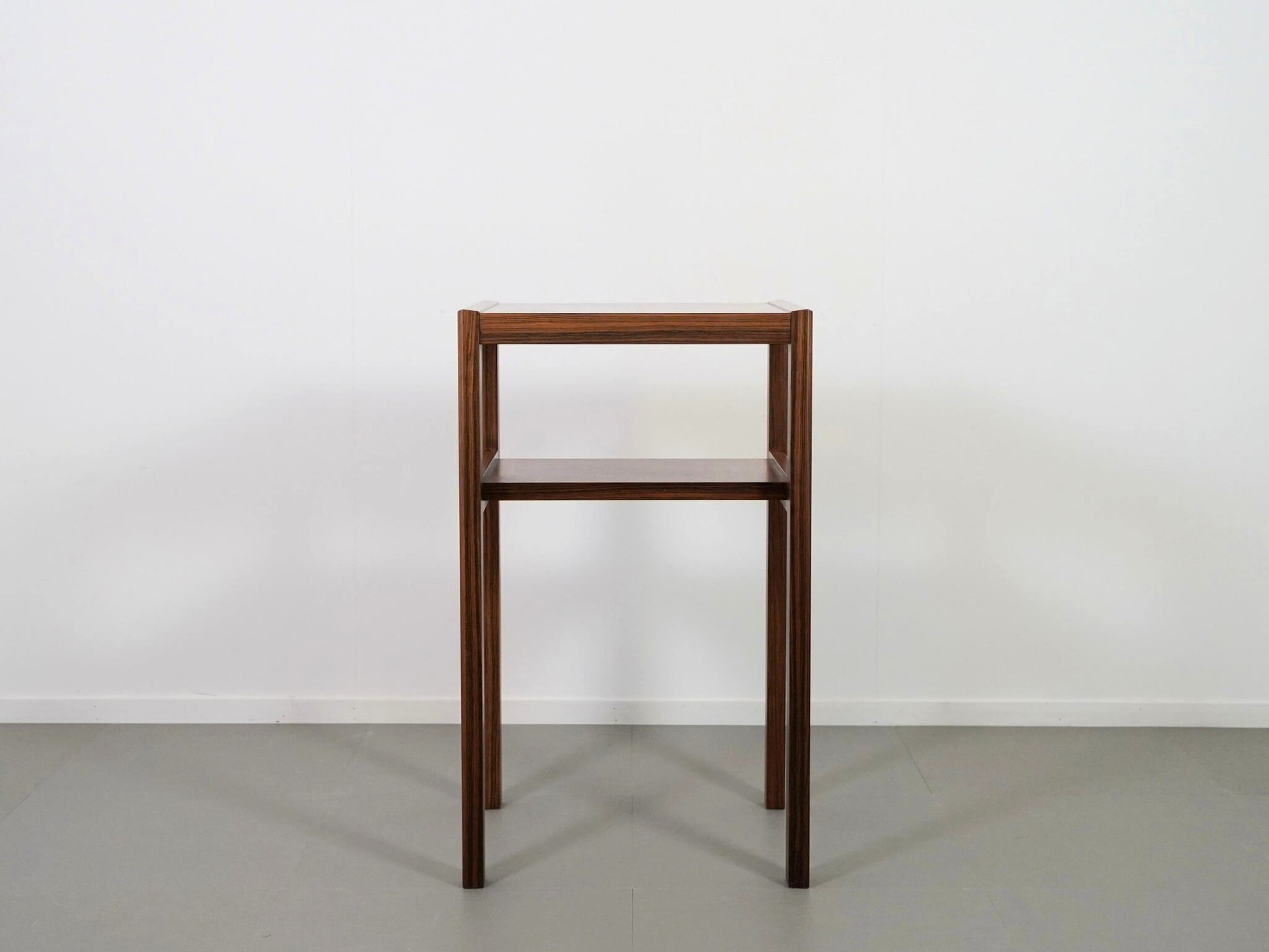 天童木工のローズウッドを使用したシェルフ・サイドテーブル