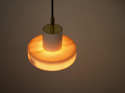 トムディクソンがデザインした中古・ユーズドのストーンペンダントライト