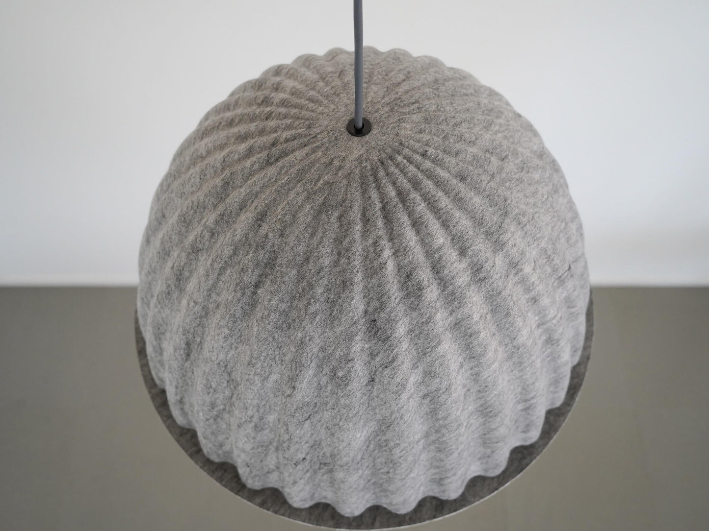 アンダーザベル ペンダントランプ ムート イスコス・ベルリン / Under the Bell Pendant Lamp Muuto Iskos Berlin 在庫2