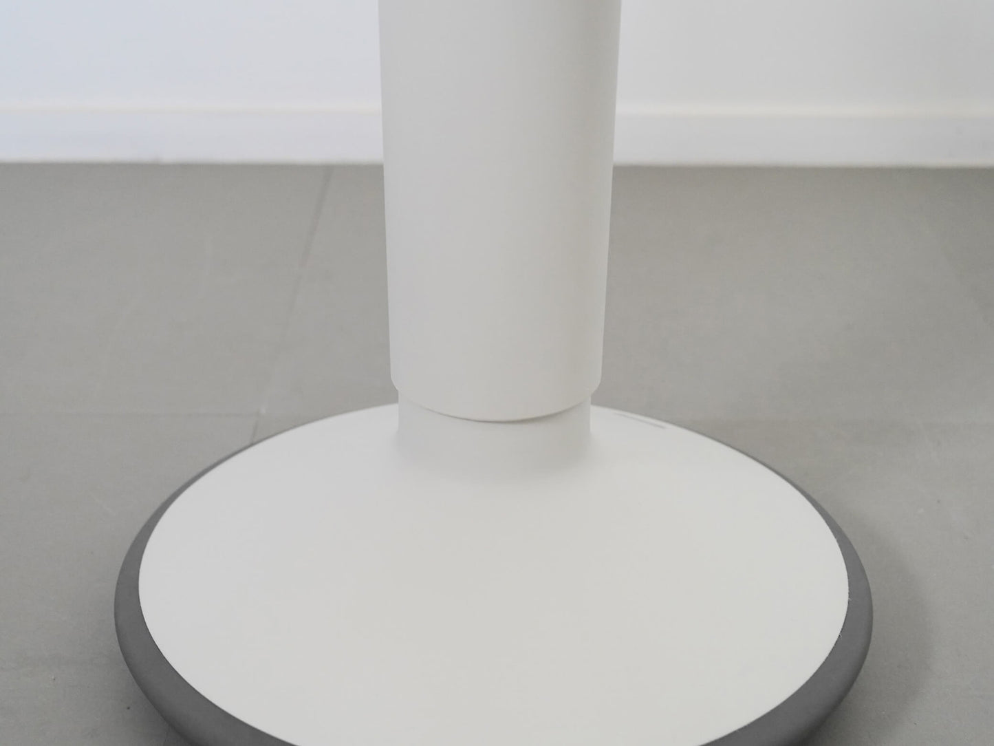 アップスツール ホワイト インタースツール カッシーナ スヴェン・ヴァン・ベティカー / UP IS1 Interstuhl Cassina Sven Von Boetticher 在庫6