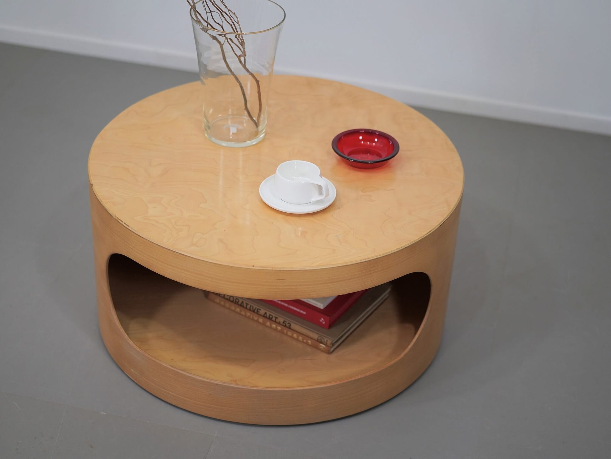 新谷直子がデザインしたヴィラミラノのSETTANTAリビングテーブル